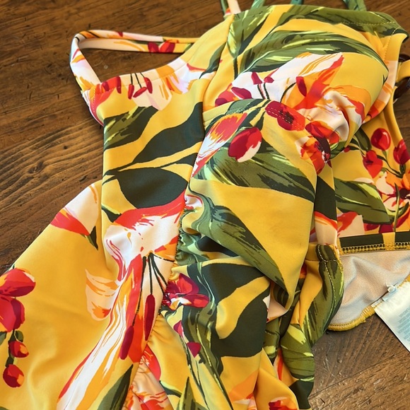 Kona Sole Yellow One Piece Yellow w/ Tiger Lily’s Swimsuit Size Medium - Picture 7 of 8